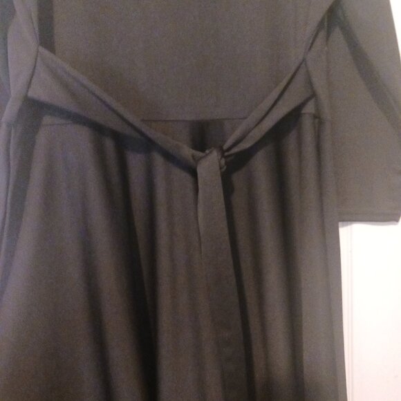 Black Dress - Picture 2 of 5